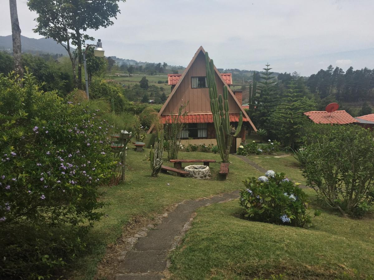 Hotel Chalets Los Volcanes Fraijanes المظهر الخارجي الصورة